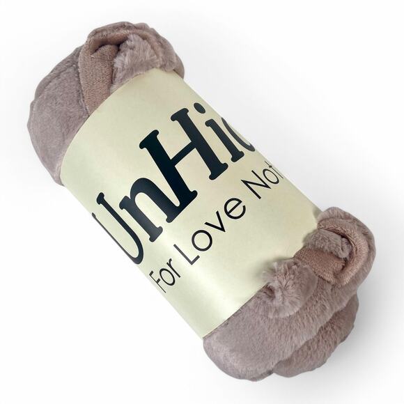 UnHide For Love Not Fur 50 x 60 inch Lil' Marshmallow Blanket Rose Pink NEW - Picture 1 of 3